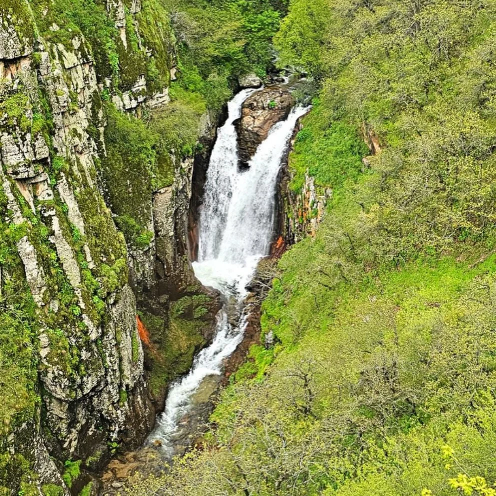 Tsakkar Lake, Srter Waterfall and Mount Aluk