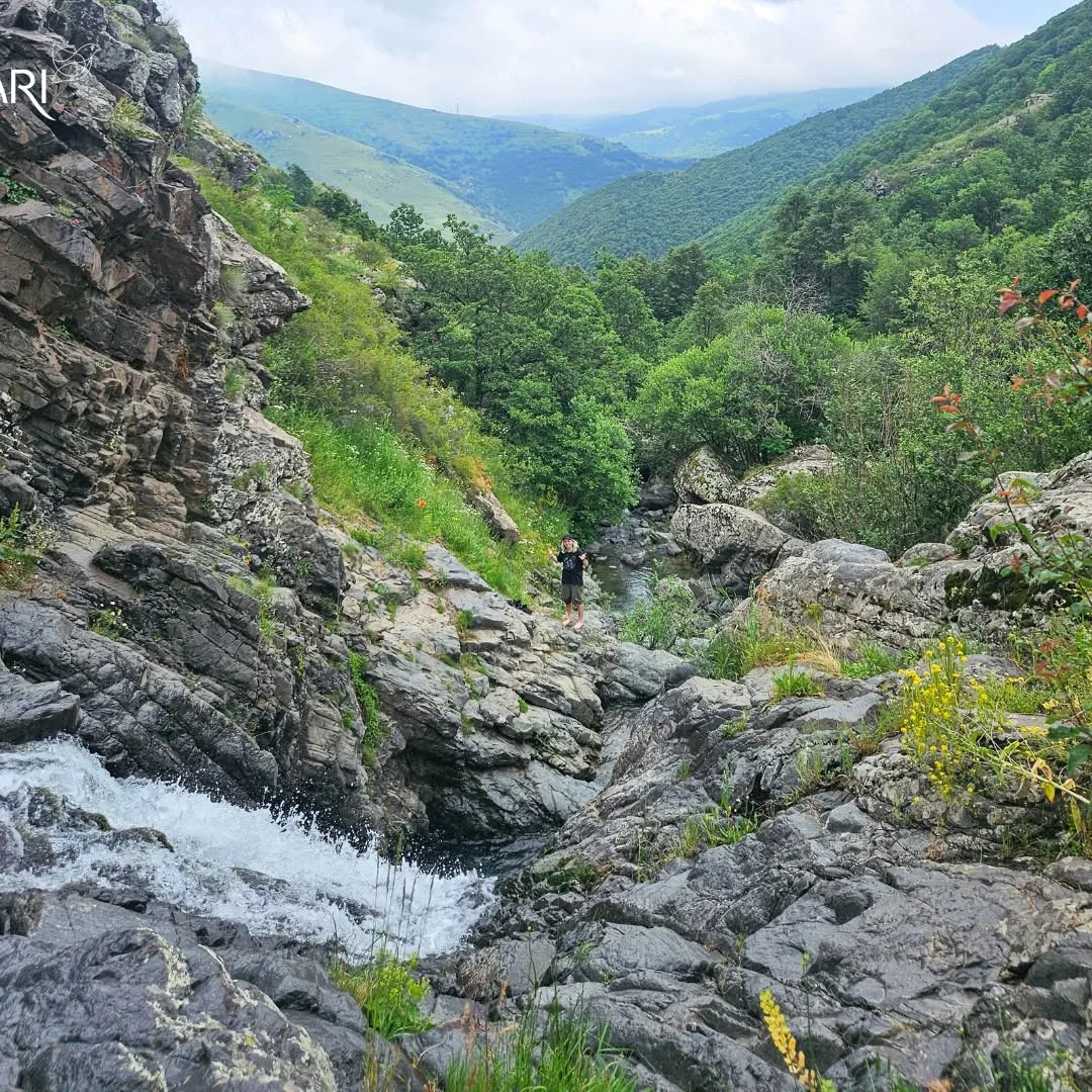 Детский поход к водопаду Мехрадзора