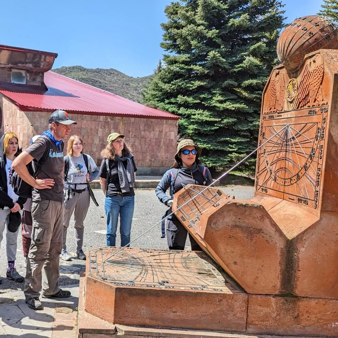 Քայլարշավ. Բյուրական, Օրգով, Տեղեր և Հերունու աստղադիտակ