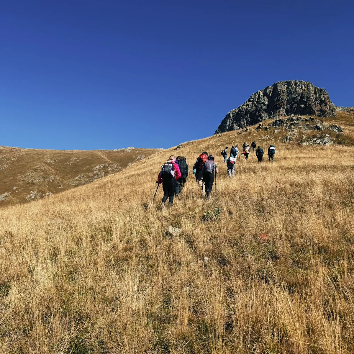 Ascent of Big and Small Artavaz