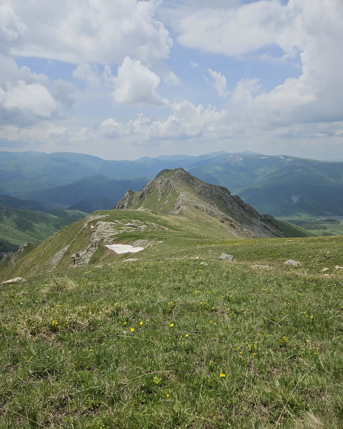Восхождение на гору Артаваз (2929 м)