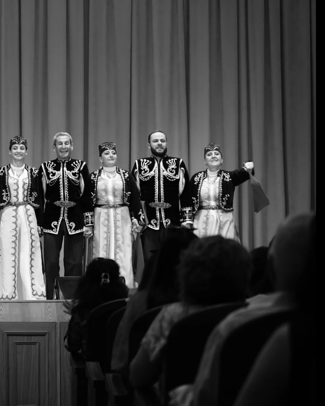 Ակունք. Հայկական ազգագրական երգն ու պարը