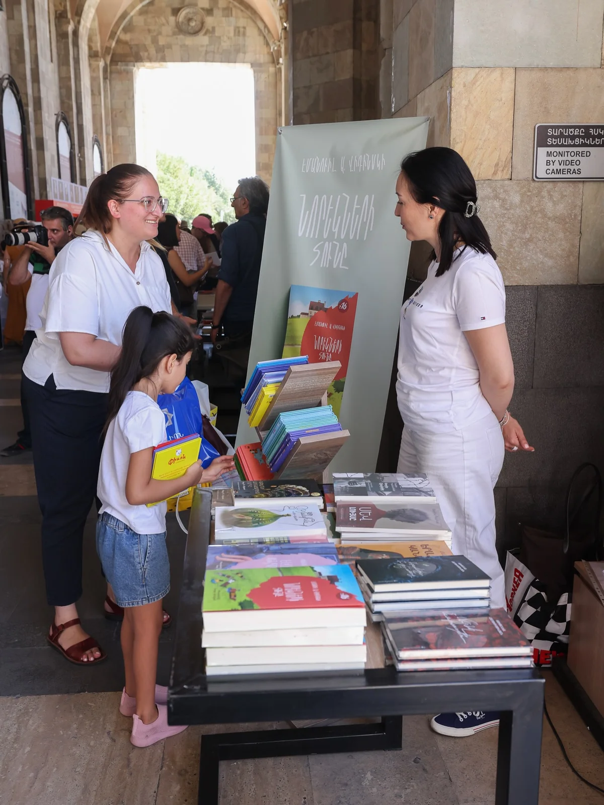 Yerevan Book Fest: стенд издательства Biblion