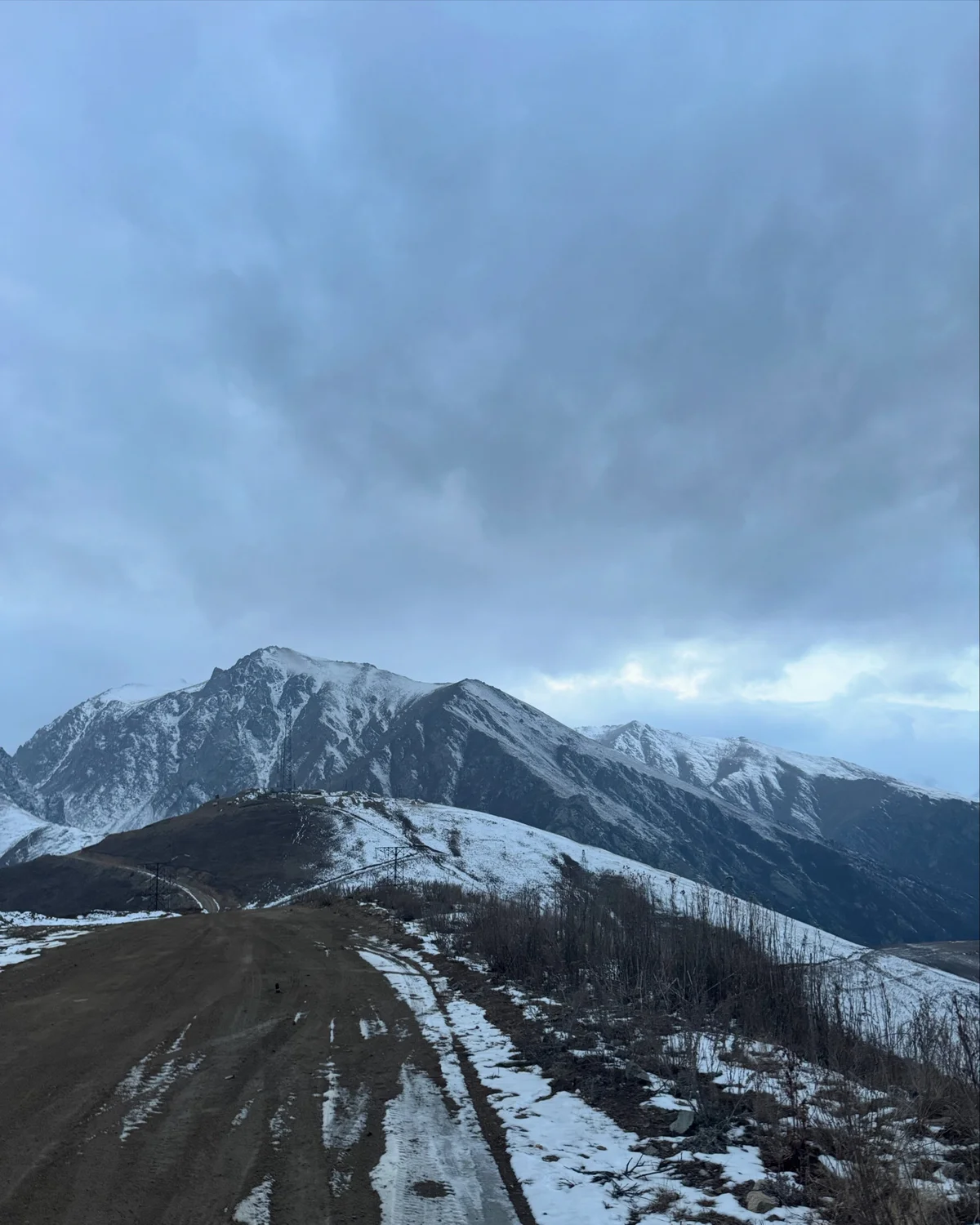 Tsakqari Lake and walking tour in Meghri
