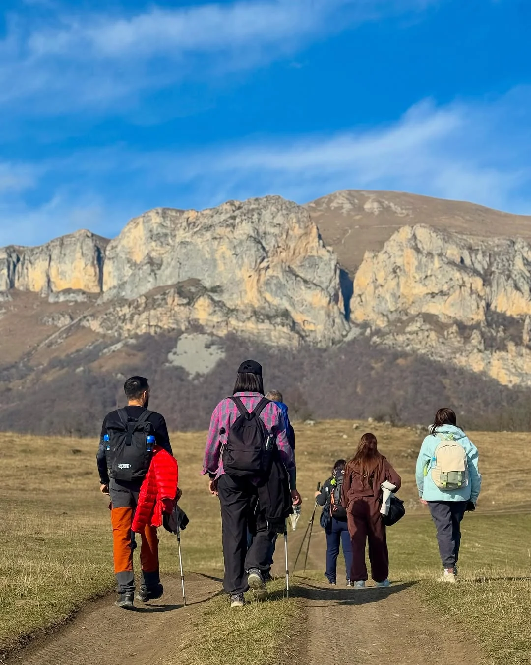 Երեք բազեների արահետ