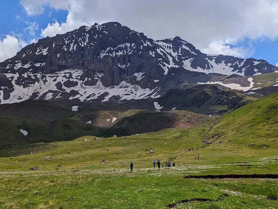 Hiking to Rapi Lake
