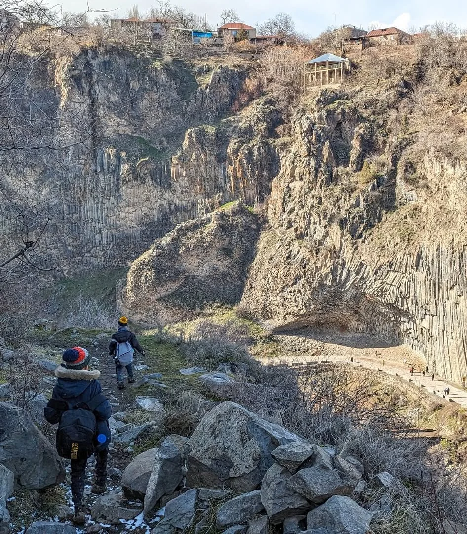 Kids Hike to Havuts Tar