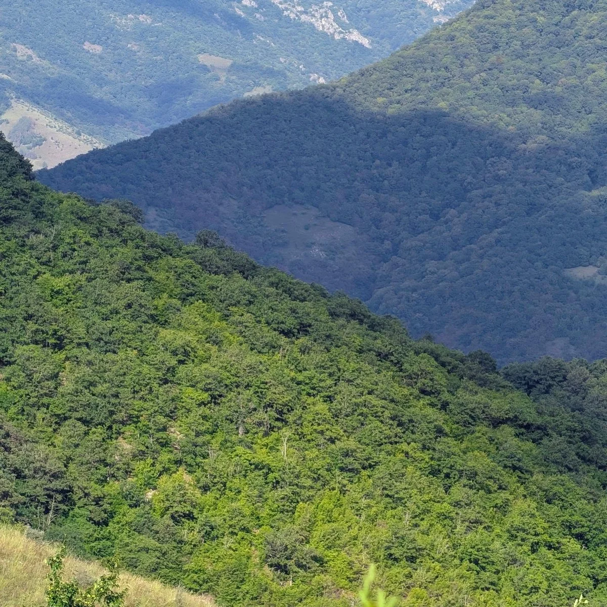 Hiking Around Khachardzan