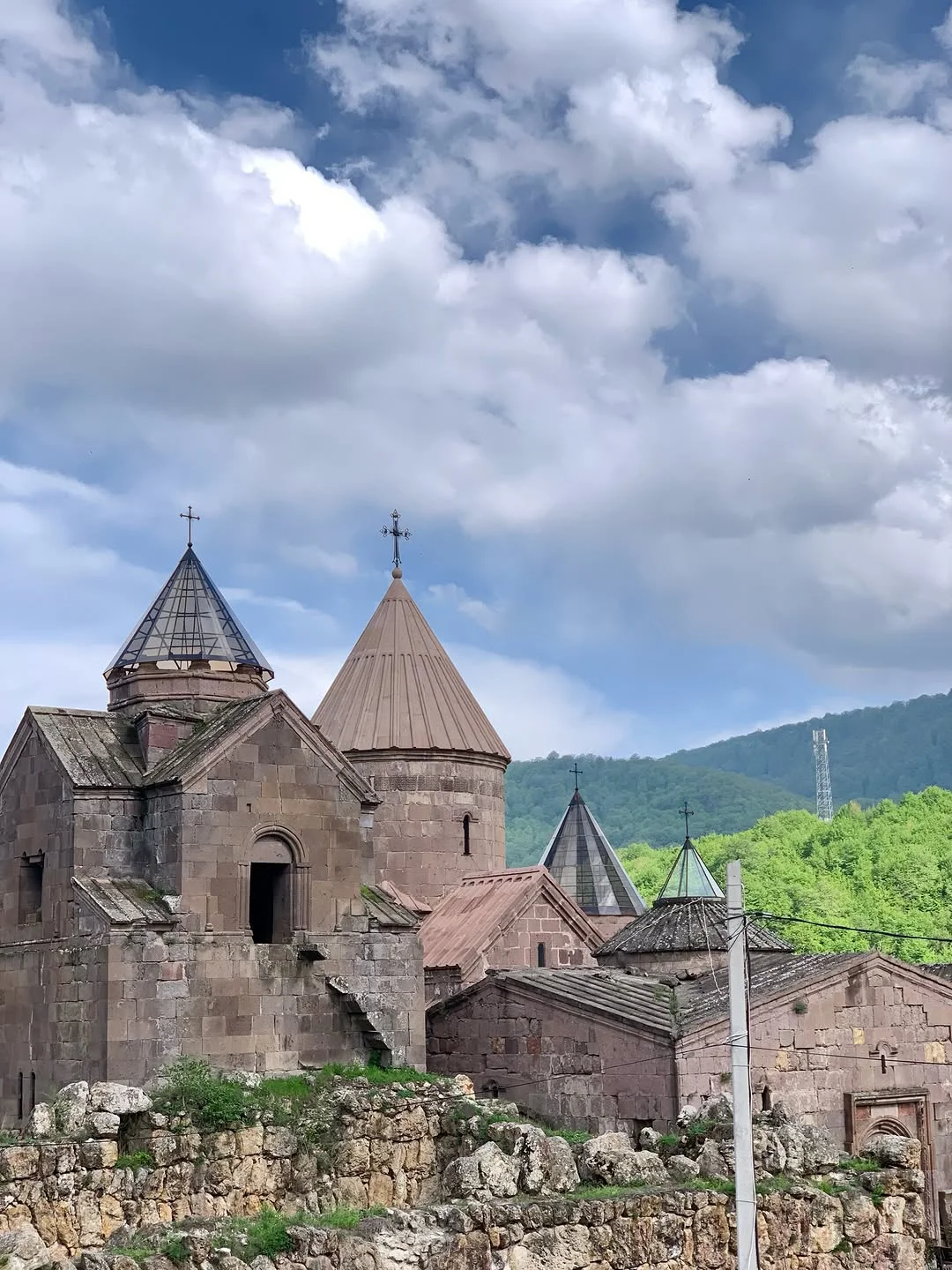 Hike from Lake Parz to Goshavank for Beginners