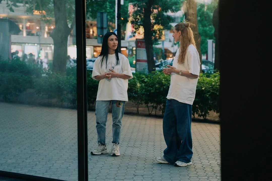 Ես դեռ այստեղ եմ