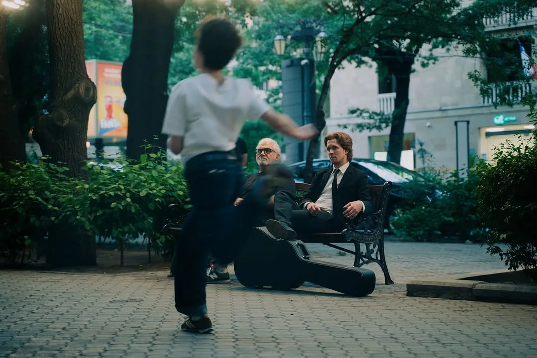 Ես դեռ այստեղ եմ