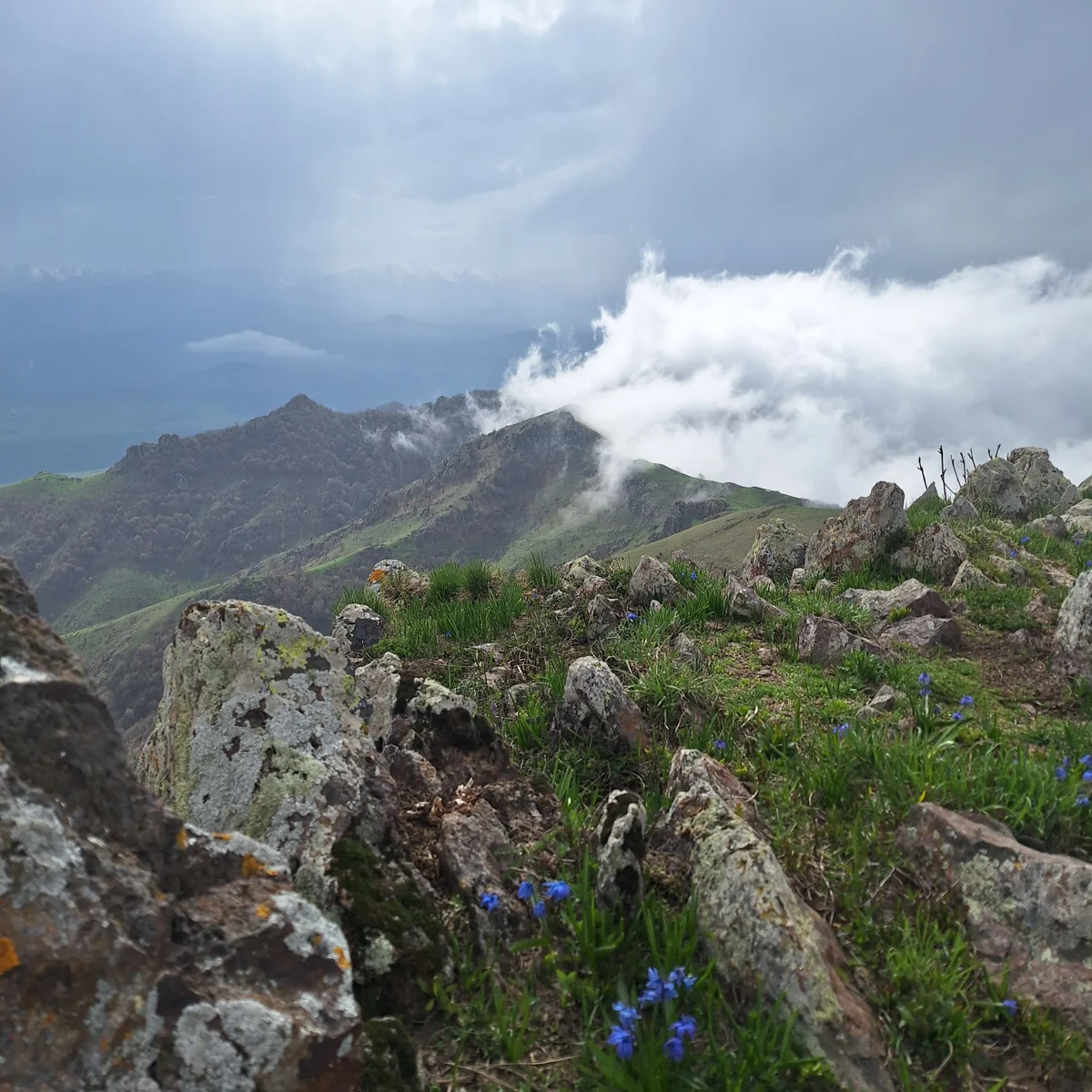 Hiking the Sevordyats Range: Mrdzakar and Eghnakhaghats